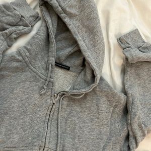Brandy Melville Cropped Sweatshirt